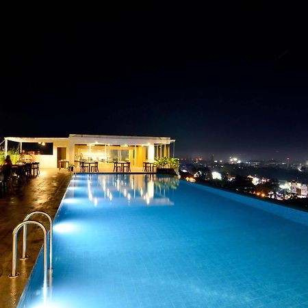 Student Park Hotel Yogyakarta Esterno foto
