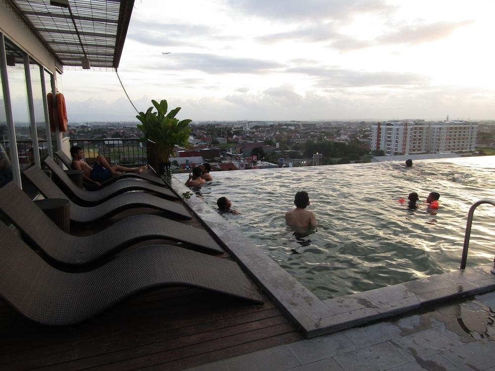 Student Park Hotel Yogyakarta Esterno foto