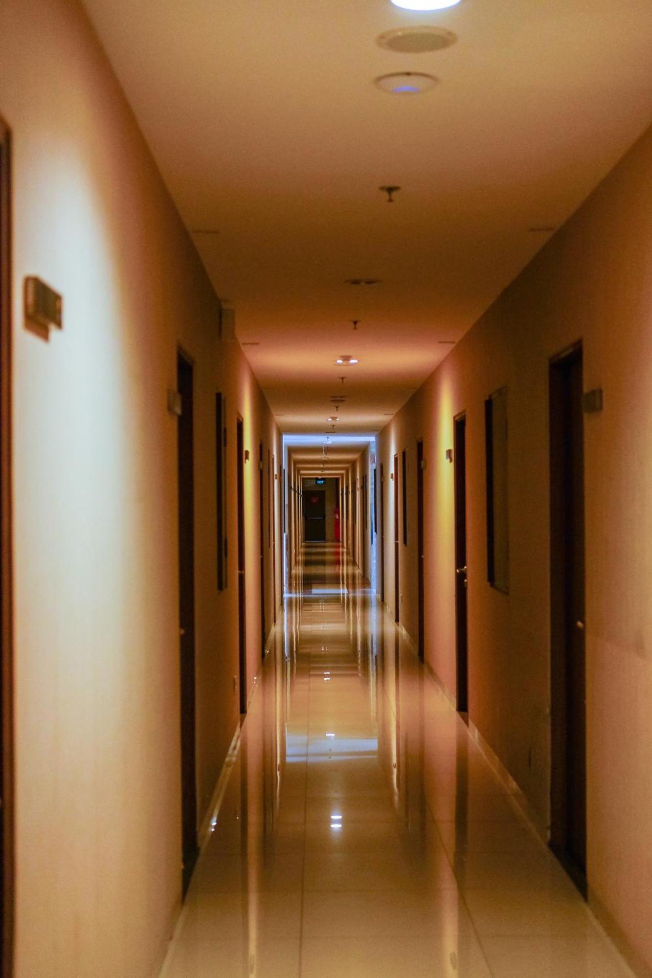 Student Park Hotel Yogyakarta Esterno foto